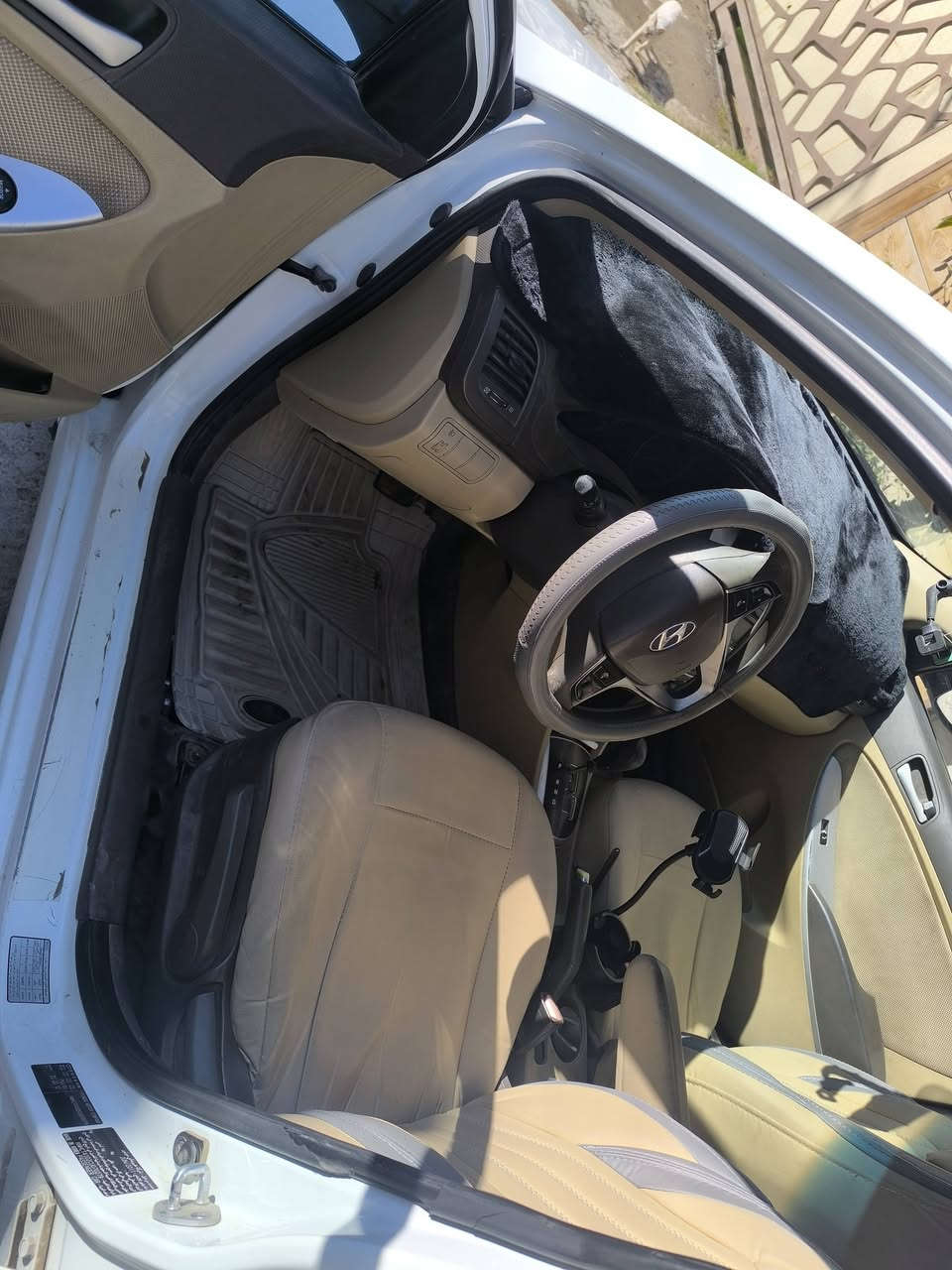 السلام عليكم اكسنت 2012 خليجي بدون صبغ
*********** بغداد
