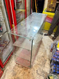 فاترينات جديده  السعر ٧٥   ٠٧٧٤٦٠٥٤٩٤٠ بغداد