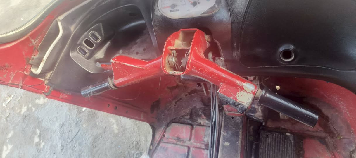 السلام عليكم
تكتك بياجو مديل 18 اوراق كامله مجفته جديد شغاله وتمشي بس بيها صوت بلمحرك ابيعلك كوم حديد رايدها بواحد 

***********
