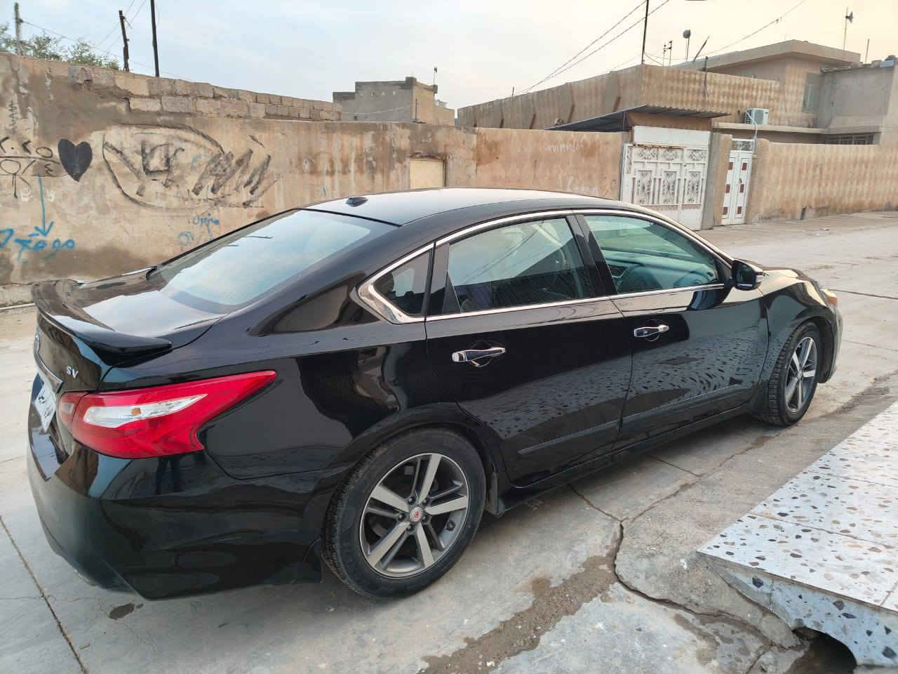 سلام عليكم ورحمة الله وبركاته 
نيسان التيما موديل 2017لون اسود  بجم كبس 
ضرر قطعتين جاملغ خلفي وصندوق صبغ
مكلف بل نشر خابر صحاب سياره *********** طوز, صلاح الدين
