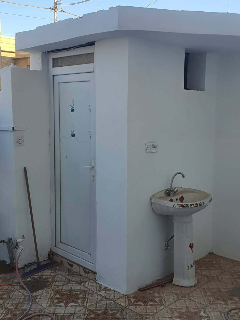 #دار للايجار

#طابقين

#مساحة100متر

#الايجار٢٠٠الف والماء والكهرباء على المأجر

#الموقع واحد حزيران #قرب مدرسة ابناء العراق

للأستفسار ✅مراجعة مكتب القصر الذهبي  🔔

📍عنوان المكتب كركوك واحد حزيران قرب تقاطع الحصو ورمل 
         

                          
***********
***********📱

✅نستقبل جميع عروضاتكم السكنيه والتجاريه في كركوك 💯والترويج لها عبر الصفحه الخاصة بل مكتب
                  #مكتب  القصر الذهبي  للعقارات 
للأستثمار والتطوير العقاري 💯 معنا نحو الأفضل
