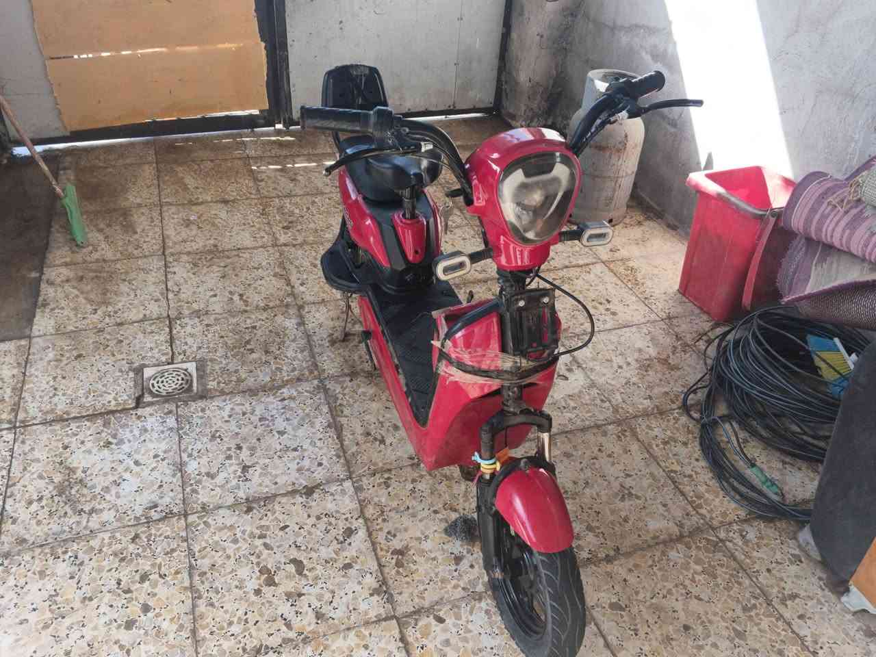 دراجه شحن للبيع بسعر مناسب.. 225 الف وبيها مجال  بطاريات ممتازه عدد 4 كبيره مع شاحنه GT اصليه
للمعلومات 
***********
