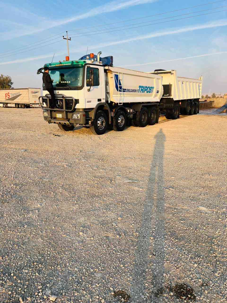 سلام عليكم سياره ٢٠٤مديل سياره تخم تاير جاهزه لشغل***********
