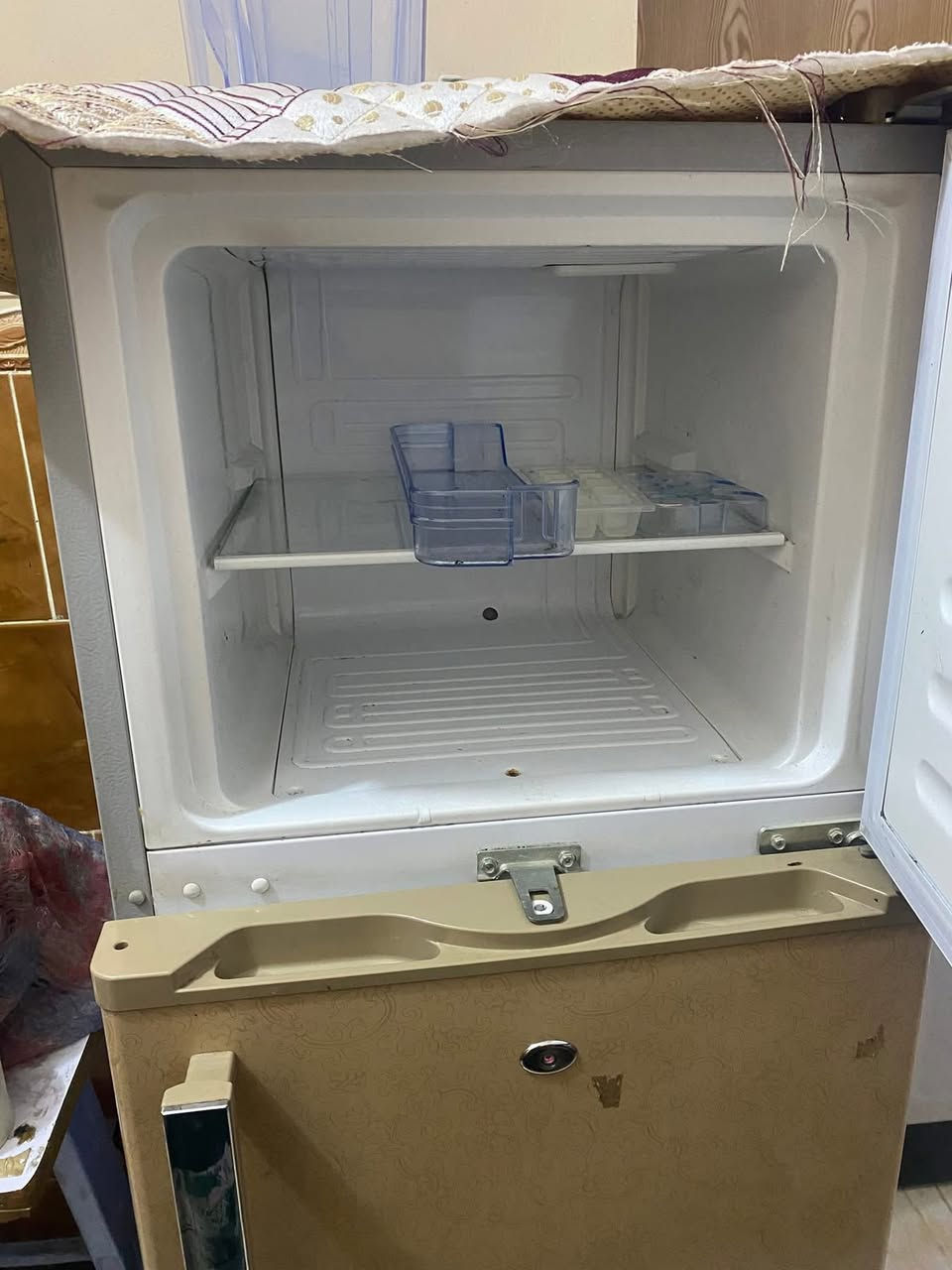 ثلاجه مستعمله بس الفوك يبرد ويجمد الجوة ما يشتغل وغراضها كامله من كولشي ومابيها اي نقص أريدها ب 50


**إذا كنت صاحب هذا الإعلان وتريد حذفه لأي سبب، رجاءا أرسل رسالة إلى الدعم الفني**