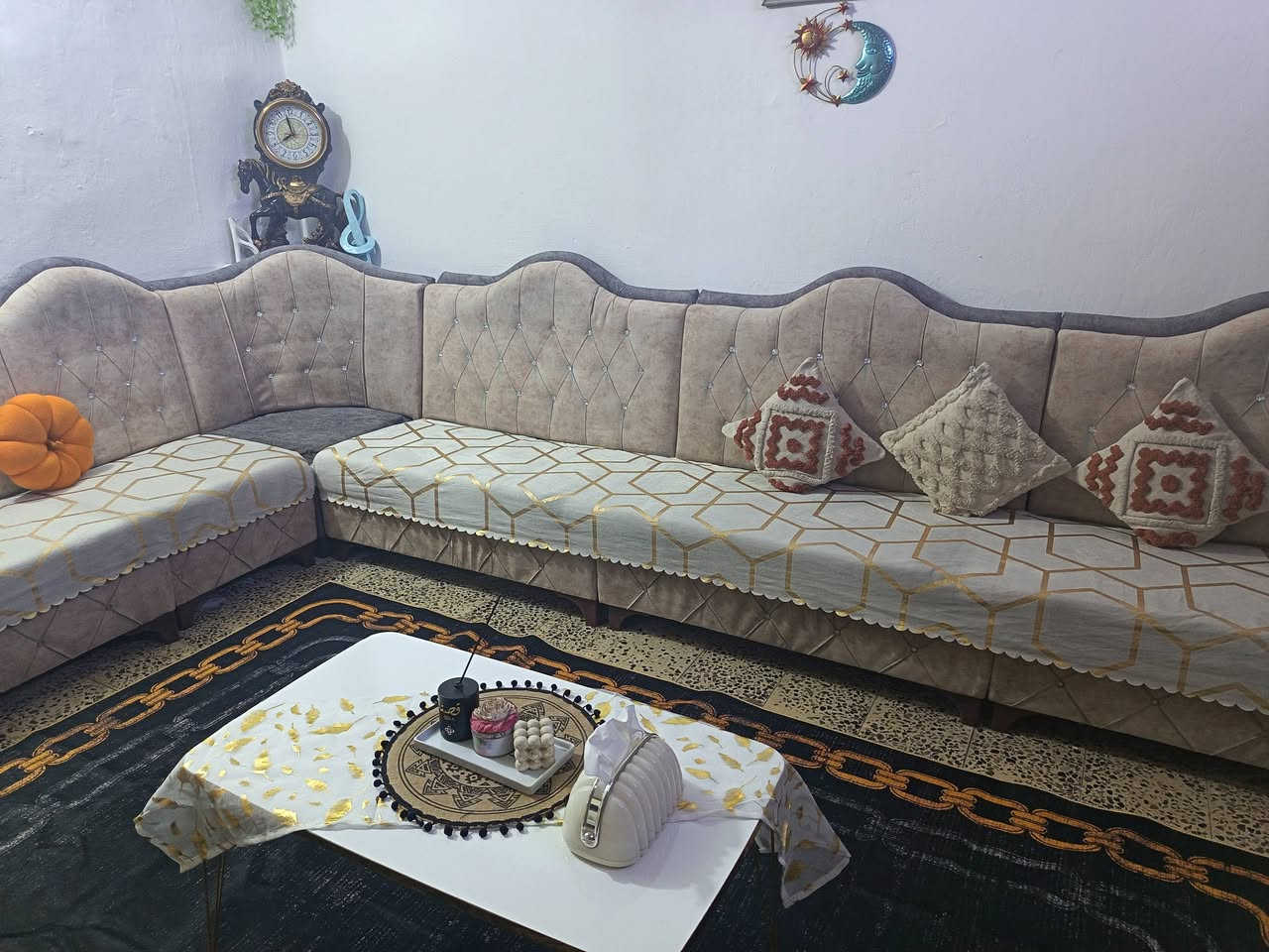 قنفات للبيع سعر 300 عشر مقعد
العنوان مدينه الصدر رقم هاتف ***********
