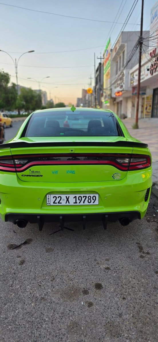 سلام عليكم
دوج جارجر الاصدار الاخير لون مميز 2023 اصل  وارد امريكي 
السعر 245
موصفات sxt 
شاشة كبيرة انفكيشين 
كامرة خلفيه 
تحكمات سيترن كامله 
مانع انزلاق 
تويل 
ويلات GT قياس 20
محرك 6
ماشيه 42 الف m
وباقي موصفات الجارجر المفروفه 
رقم اربيل 
رقم الشاصي بالمنشور
السعر 245
مكان السياره موصل واربيل
للتفاصيل اكثر
***********
***********
