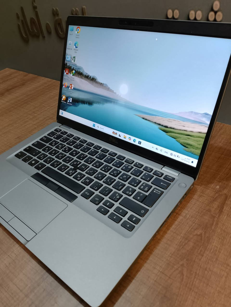 الأداء القوي والسعر المثالي.. Dell Latitude 5410 💻
​جهاز فئة العمل الشاق (Business Class) المصمم للأداء المستمر والأناقة.

​🚀 المعالج: Intel Core i5 جيل عاشر (سرعة واستجابة ممتازة).

​⚡ الذاكرة: 8GB RAM مع هارد SSD 256GB (إقلاع في ثوانٍ).

​🖥️ الشاشة: 14 بوصة بدقة FHD (1080p) لألوان واقعية ومريحة للعين.

​🔋 البطارية: أداء ممتاز يدوم طويلاً.
​⚖️ التصميم: هيكل متين، وزن خفيف، وشكل نحيف وعصري.

​🔌 المنافذ: يدعم Type-C و HDMI و USB 3.2.

الجهاز نظيف جدا كما موضح بالصور 
​💰 العرض الأقوى:285 ألف دينار فقط!
🎁 العرض يشمل: التوصيل مجاني لباب بيتك.


**إذا كنت صاحب هذا الإعلان وتريد حذفه لأي سبب، رجاءا أرسل رسالة إلى الدعم الفني**