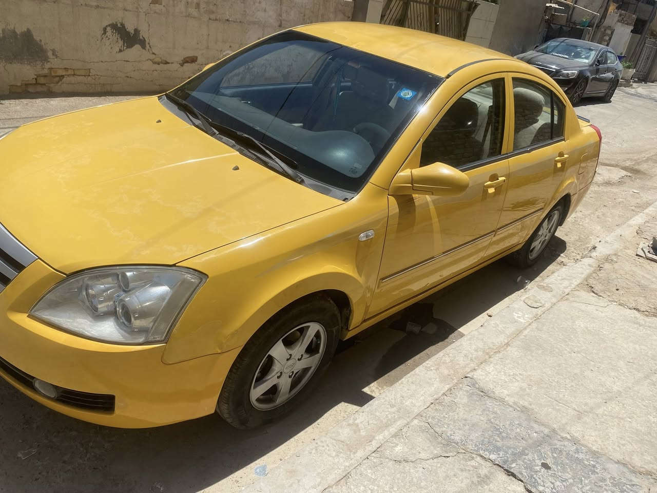 السلام عليكم شيري A5 موديل 11 سيارة بلاديه كير محرك كهربائيات شغاله تخم تاير تبريد شغال وبيها طخات بسيطه عالبارد رقم بغداد بأسمي تحويل جديد للبيع فقط مداور ثاني يوم سيارة مال بيت ما مشتغله تكسي سياره جانت متروكه وهسه عرضناها للبيع السعر 40 وبيها مجال حك الجيه الشراي يتصل على هذا الرقم ***********مكاني بغداد
