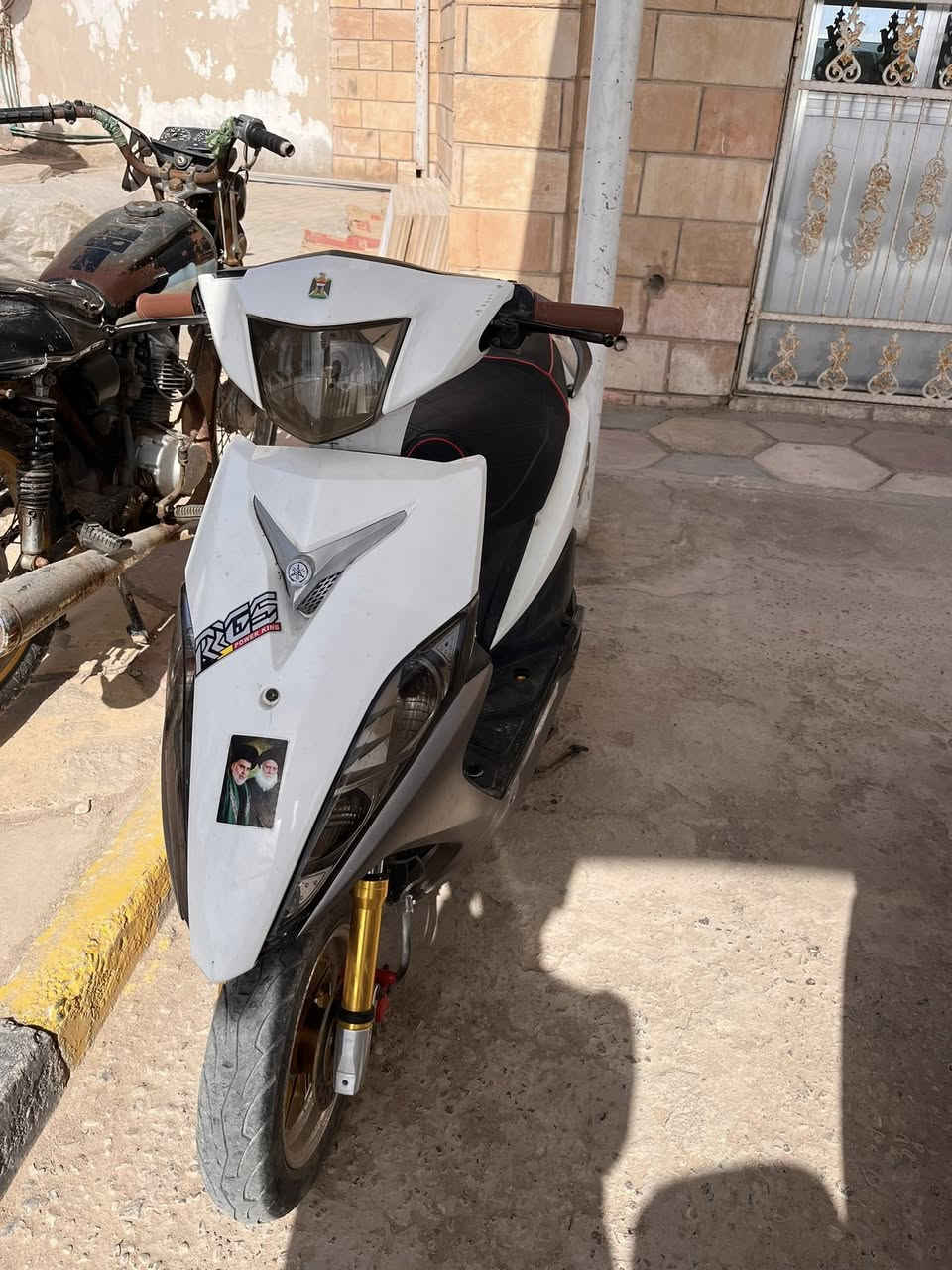 السلام عليكم ماكس مضلع حديث نوزل ماناقصة شي دبلات زنون كهربائيات عداد سرعة كيج بانزين قفال ستيرن السعر850تواصل ***********
