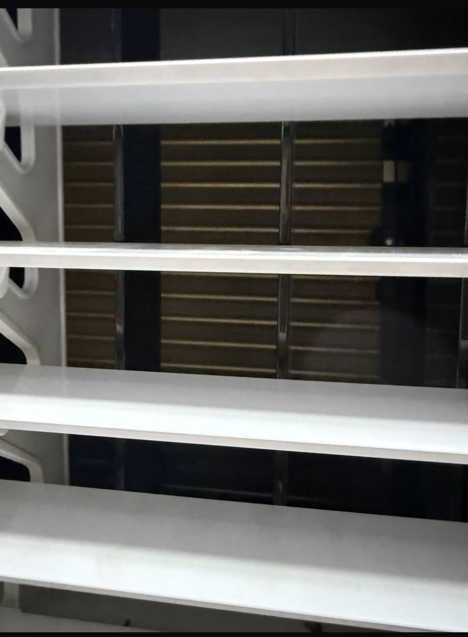 السلام عليكم
سبلت عمودي توسوت 
جديد كارتون 2025
غاز 410 مقفول 
كاااااارتون مستخدم شهرين  
مكاني ناصريه
***********
