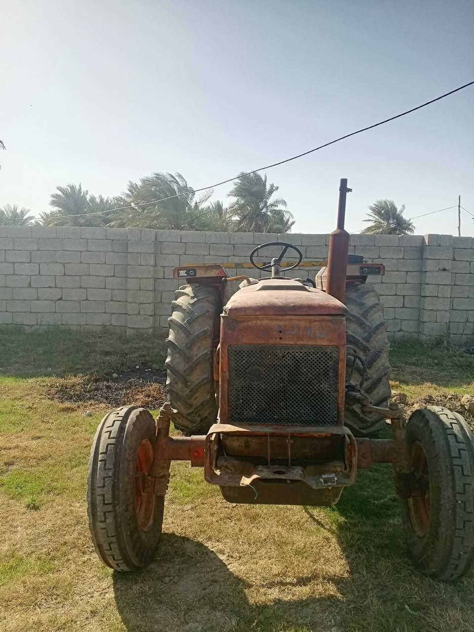 السلام عليكم للبيع بدون سنويه  عنتر 71 موديل 84 تاير حجم 30 ثقالات اماميه هيدروليك ما مفتوح جديد العنوان ديالى كنعان والاتصال على هذا الرقم***********📞
