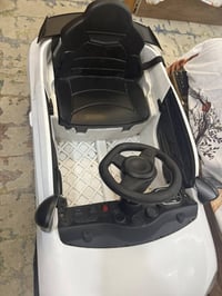 سيارة لعبة • قفل ناقص • بدون شاحن