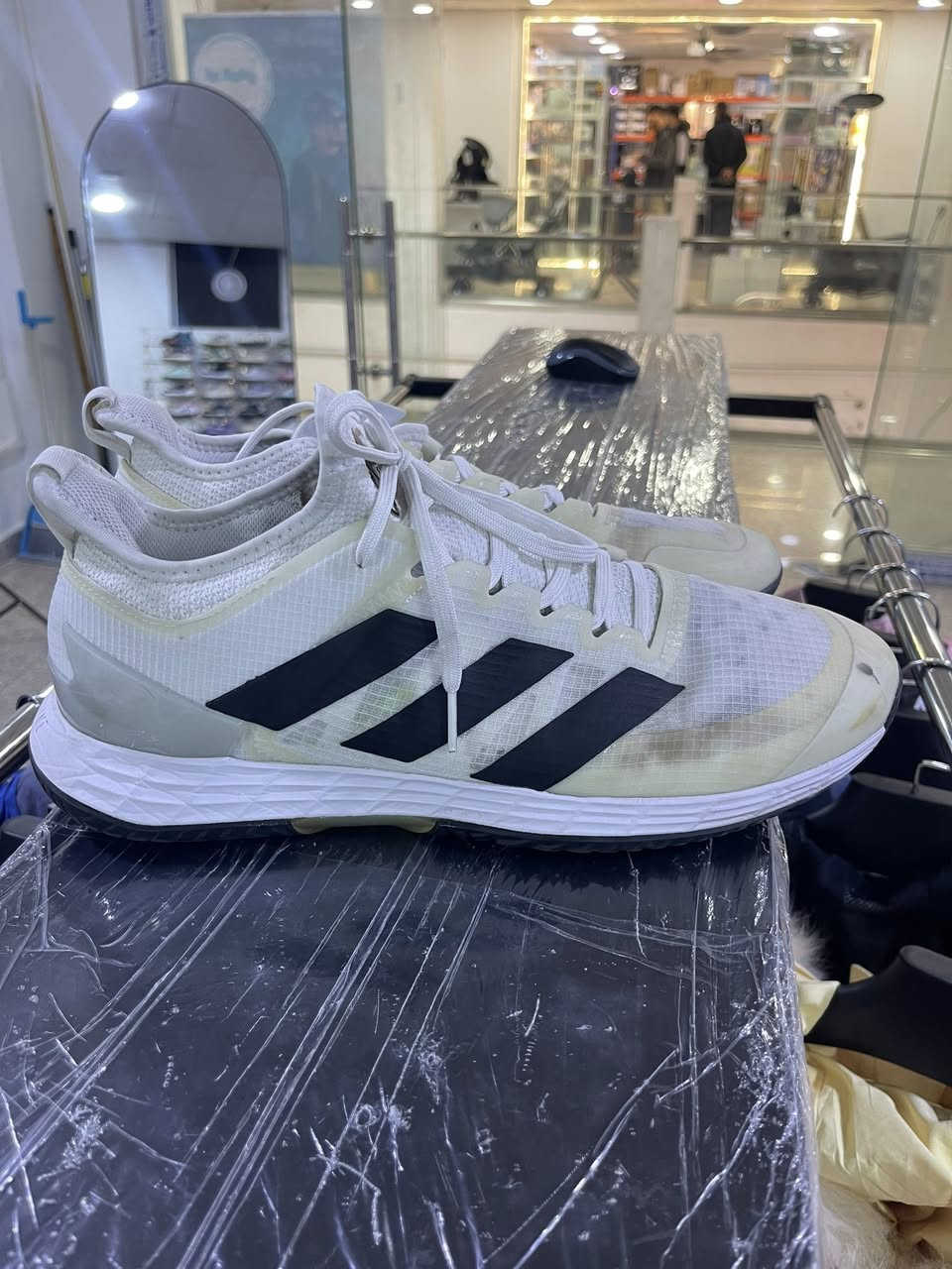 قياس ٤٨ فيتنامي 
ب٣٥ الف 
***********
