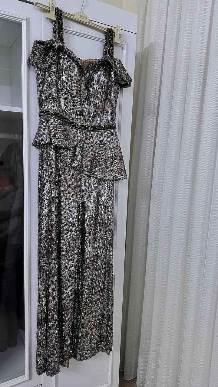 اللي تريد واحد من هذني الفساتين تدخلي خاص انطيها قياسه وسعره


**إذا كنت صاحب هذا الإعلان وتريد حذفه لأي سبب، رجاءا أرسل رسالة إلى الدعم الفني**