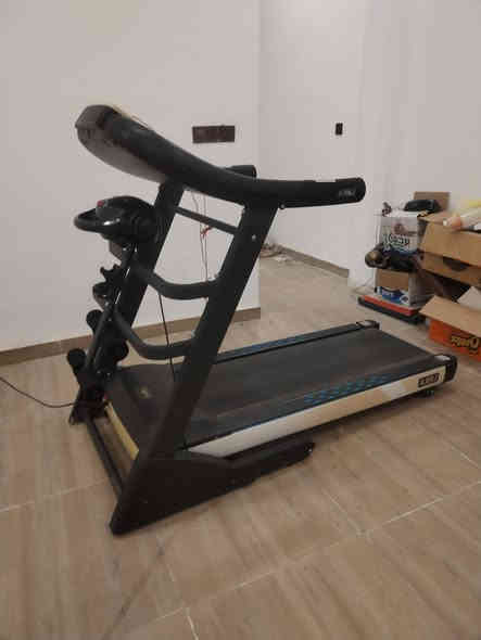 سلام عليكم جهاز جري للبيع كامل مواصفات نظام جبلي دقات القلب تحديد لوقت جهاز تددليك مسجل كامل اواكس  يحمل وزن 160كيلو جهاز نضيف استخدام قليل (سعره) 325بي مجال بسيط مكاني بغداد الغزاليه ***********
