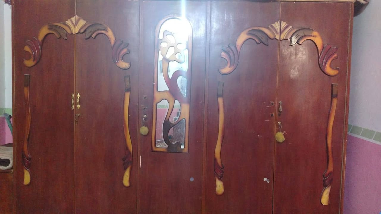 غرفه نوم للبيع لاستفسار على هذا الرقم ***********
