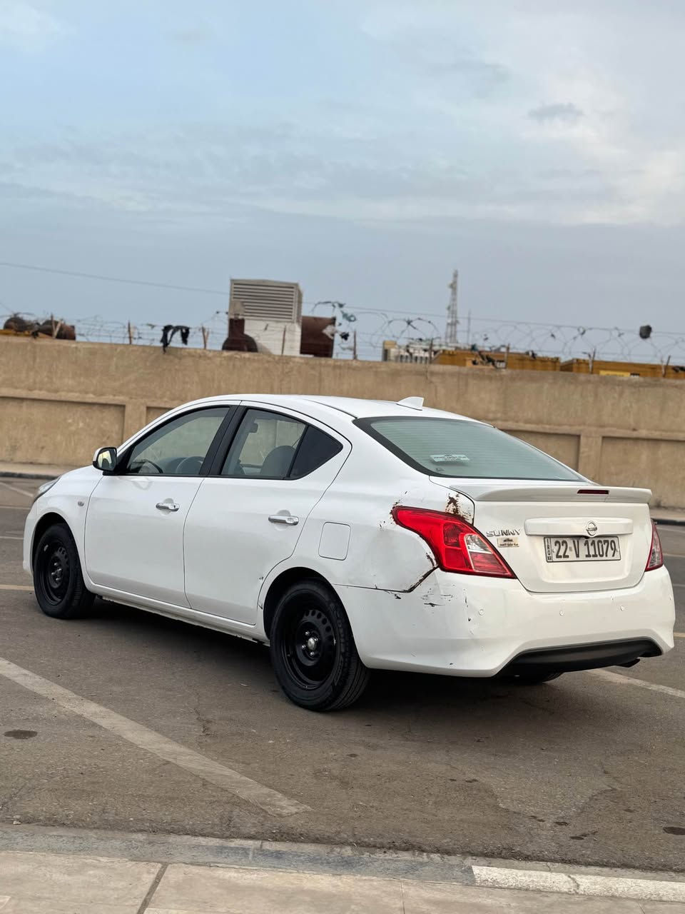 نيسان سني ٢٠٢٤ هندي *********** 
ماشيه ٣٧ كير مكينه وتبريد وحداديه وتخم تاير كفاله
فقط الجاملغ الخلفي بارد وموضح بلصور 
بسم شركه لؤلؤه الاعتماد معروفه وكاله عندي ومستمسكات جاهزه . كل نقص مابيها السياره 
العنوان البصره العشار السعر ١١٧ مجال قليل للشراي البصرة, العراق
