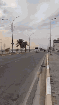 كربلاء شارع الحولي • ٤٣٠م • مخزن بواجهة 16م