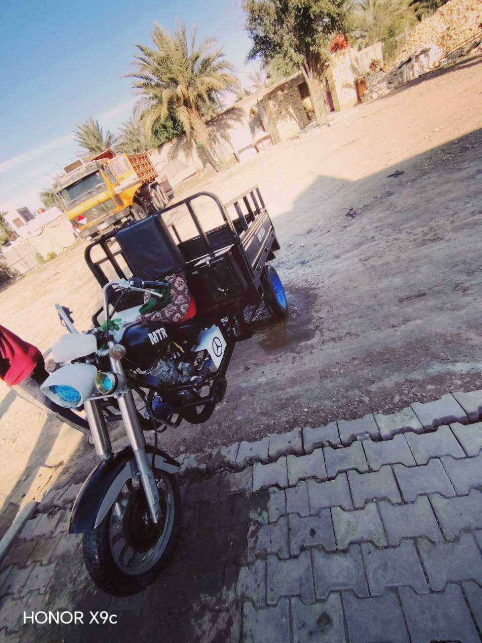 سلا عليكم دراجه للبيع 2014اوراق اصولي شاصي مكفول بدي حصيره تسكام النجف تيرات جدد مكينه22 مكفوله  من كلشي صالنصه ضفيره كله جديد كهربئيات كلها شغاله نكره سلف مكانه الديوانية الحمزه الشرقي سعرها مليون و300وبيهامجال حك الجيه للستفسار ***********
