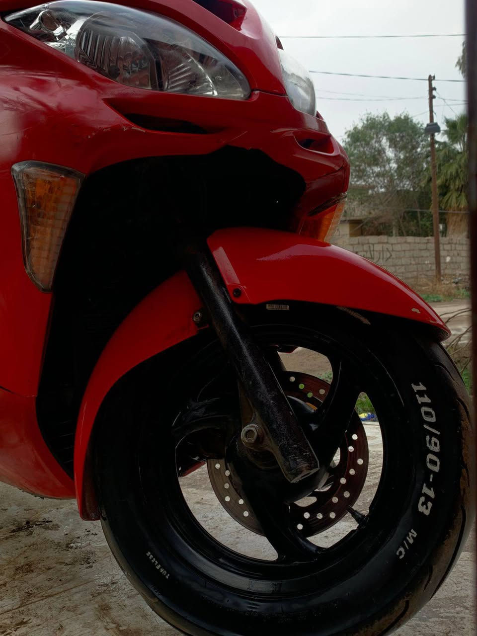 السلام عليكم ورحمة الله وبركاته 🌹
عندي دراجة فورزه صفر 8  –
للبيع او مراوس دايوان
شكلها مميز، 
اللون: أحمر بلمعة تخبل 

المواصفات:
محرك 250cc
المحرك مكفول من التبخير او الصوت
بيها أوراق 
الدراجة "عميه" شرط 160
⚠️ بيهة شوية ملاحضات 

💸 السعر: 850 وبيهة مجال

📞 لأي استفسار  تعال عالخاص 

العنوان ديالى شهربان


**إذا كنت صاحب هذا الإعلان وتريد حذفه لأي سبب، رجاءا أرسل رسالة إلى الدعم الفني**