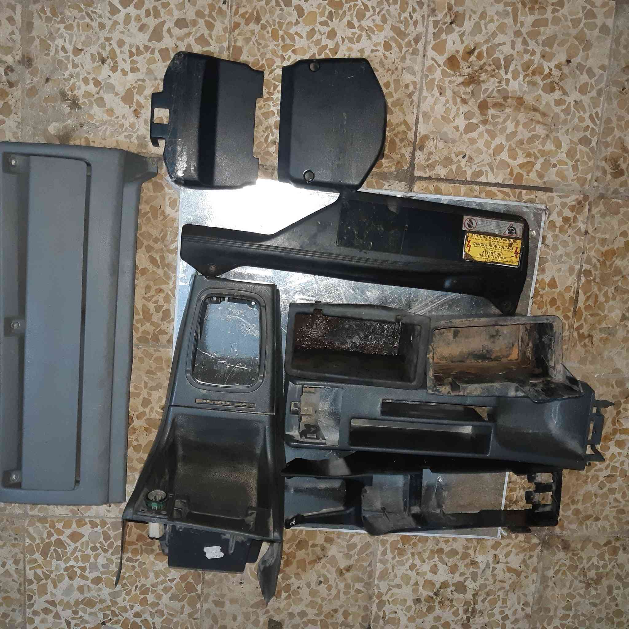 اغراض سيارة باسات صندوق ٩٣ للبيع
موصل الايمن الاتصال على الرقم ***********
