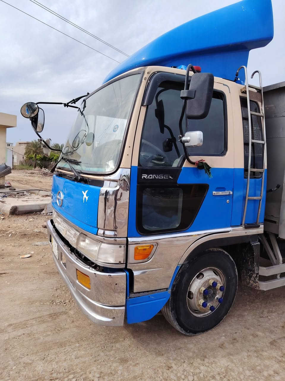 سلام عليكم سياره انكرسته وربع 80  خطين
***********
***********
