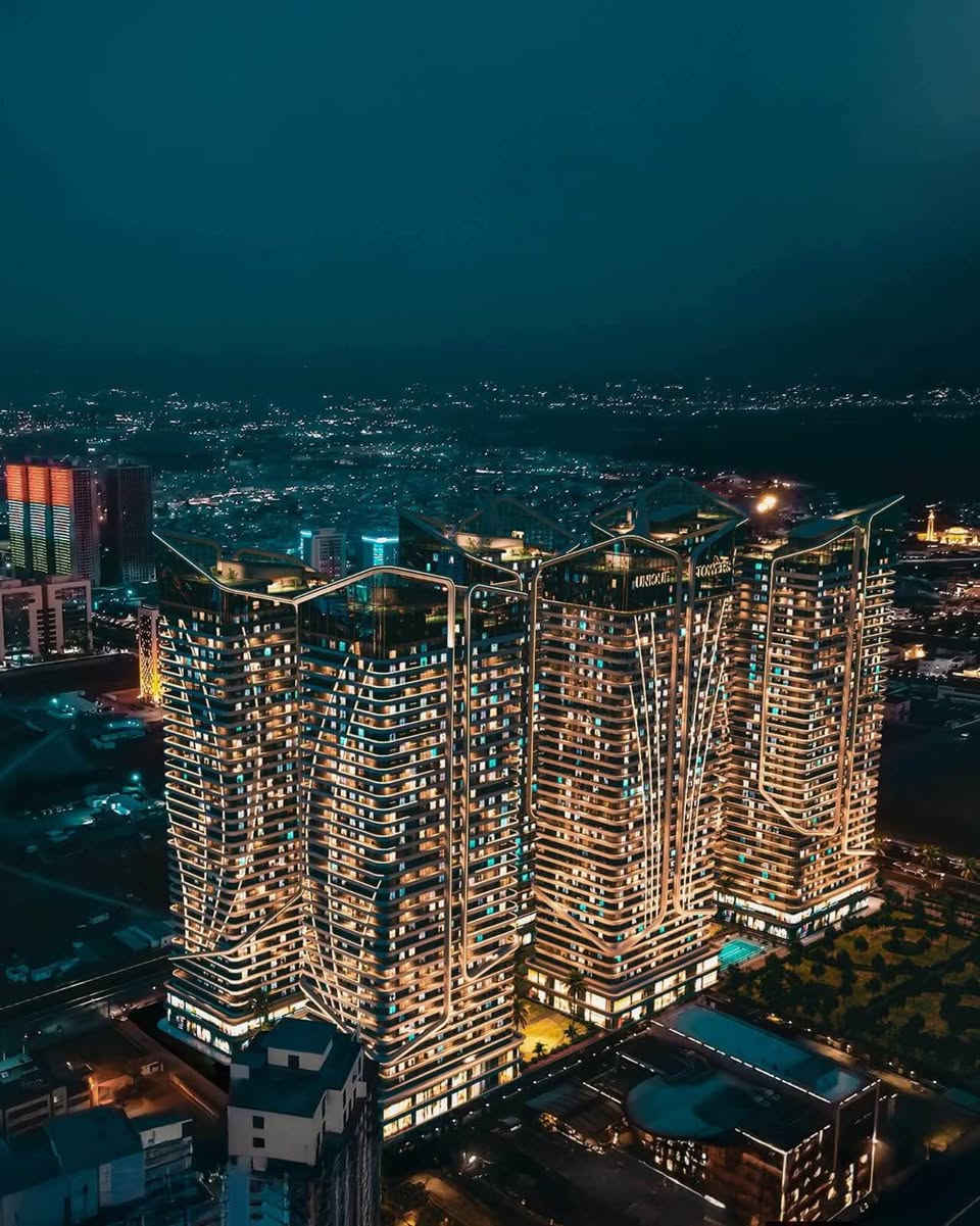 المستقبل يبدأ من هنا، يونيك تاورز، دايموند زون.
المشروع الي بنظري5نجوم

لماذا مشروع شقق #يونيك_تاورز ؟
1. تتكون من 6 مباني #حديثة، وفق المعايير #العالمية المتطورة #والتحكم بكامل الشقة عن بعد.
2. مقاوم #للزلازل بقوة تحمل أكثر من 8 درجات #ريختر.
3. كل مبنى يتكون من 39 طابق #بإطلالات متعددة وكل تحمل من الاخرى.
4. اربعة طوابق أرضية #لوقوف السيارات (بارك ذكي) و (شحن كهربائي) مع 2 طابق تجاري.
5. نسبة 60% من مساحة المشروع مخصصة للمساحات #الخضراء، مع قاعات رياضة و #مسبح وملعب #للتنس.
6. المشروع طابو صرف.
7. موقع المشروع يضمن لك #الاستثمار الصحيح.
8. #البيئة المثالية للسكن والاسترخاء والعيش الهادئ.
9. المشروع يغطي جميع #المساحات من غرفة وصالة إلى 4 غرف وصالة.
.......................
للحجز والاستفسار #الاتصال على:
+9647883003886

واتساب & فايبر & تلكرام

#realestate #investment #rent #buy #sell 
#عقارات #ايجار #استثمار #مجمع_سكني #اربيل #بغداد  #العراق #مجمعات_سكنية
 #مجمعات_السكنية_في_اربيل
#UniqueTowers أربيل, العراق
