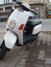 شباب دراجة بوليس شغالة. مكاني. جامع إلنداء بيع او مراوس دراجة بيها نقو...