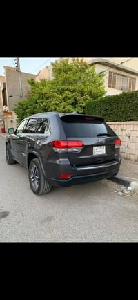 جيب لاريدو مديل ٢١ فول للخير حادث موضح السعر ٢٠٠ وبيها مجال قليل مكاني...