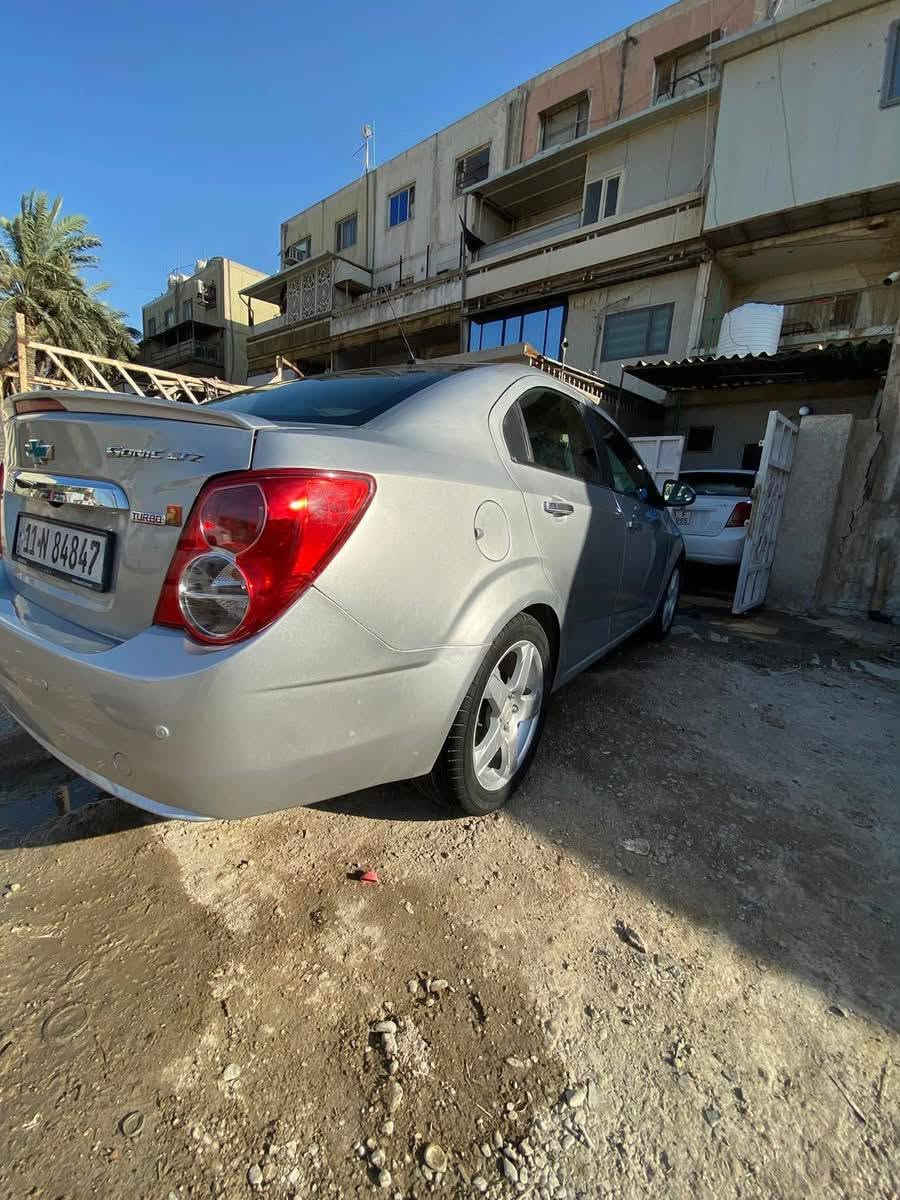 السلام عليكم شوفر ليت سونك للبيع موديل 2016 السياره وارد امريكي بيه جاملغ امامي تبديل بدون دواخل وباب  الصدر مصبوغ والباقي كله مكفول من مكينه وكير محرك حجم 1400 تيربو مكان السياره الدوره حي دجله للتواصل ‏‪***********‬‏  
السعر 62
