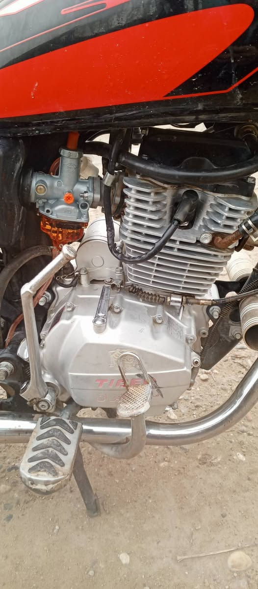 مطور للبيع موديل ٢٠ اوراق موجود
مكينه مامفتوح لا بي صرف ولا شي كلشي شغال 
سعر. 480


**إذا كنت صاحب هذا الإعلان وتريد حذفه لأي سبب، رجاءا أرسل رسالة إلى الدعم الفني**