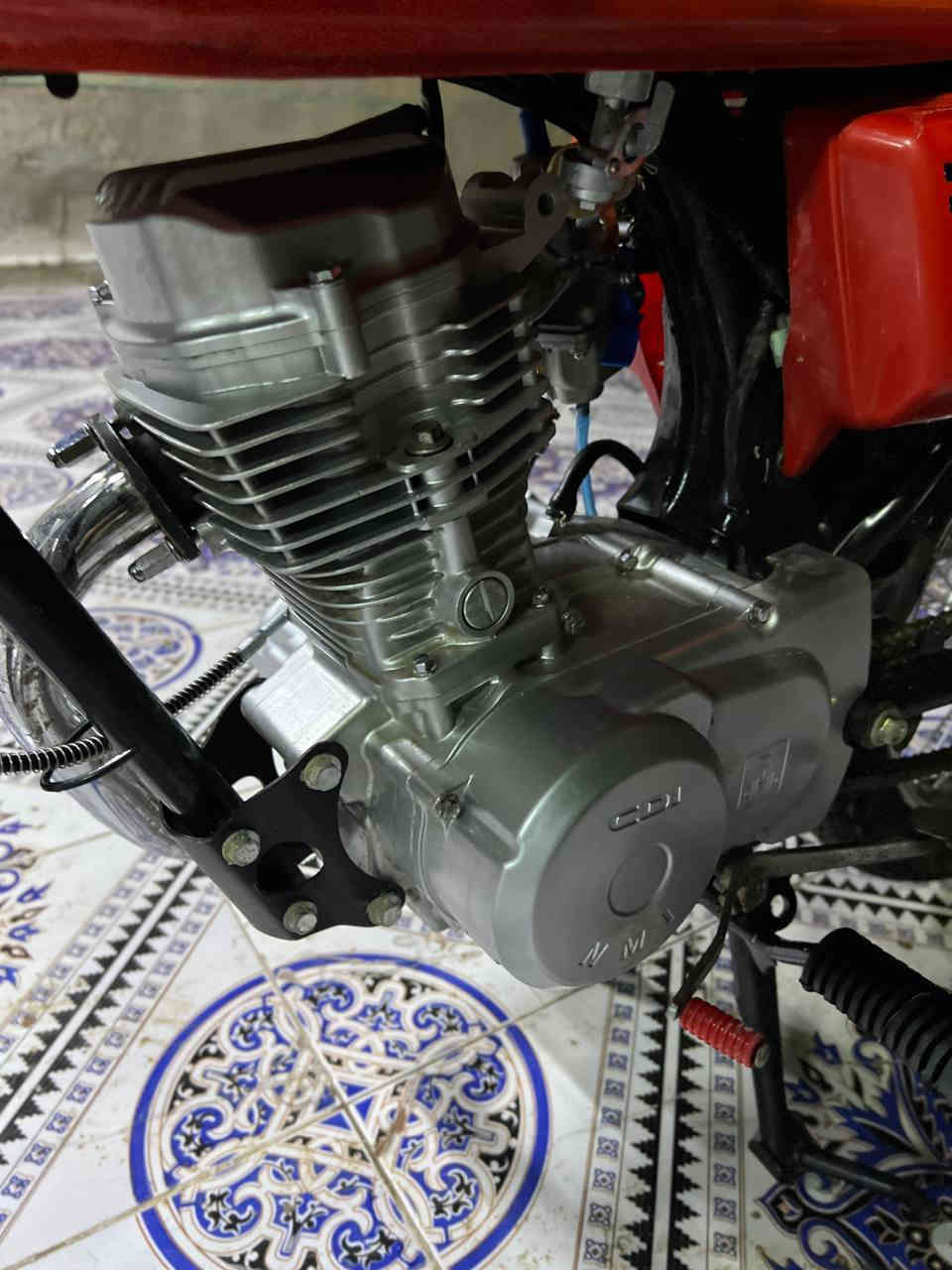 السلام عليكم للبيع شاصي نامه مكينه نامه مصبوغه صبغ حراري كله جديد ما ناقصها شي مفتوحه تجفيت العنوان ميسان طريق المجر قرب مطعم طواحين الهوى السعر 550 وبيها مجال قليل رقمي للأستفسار ***********واتساب
