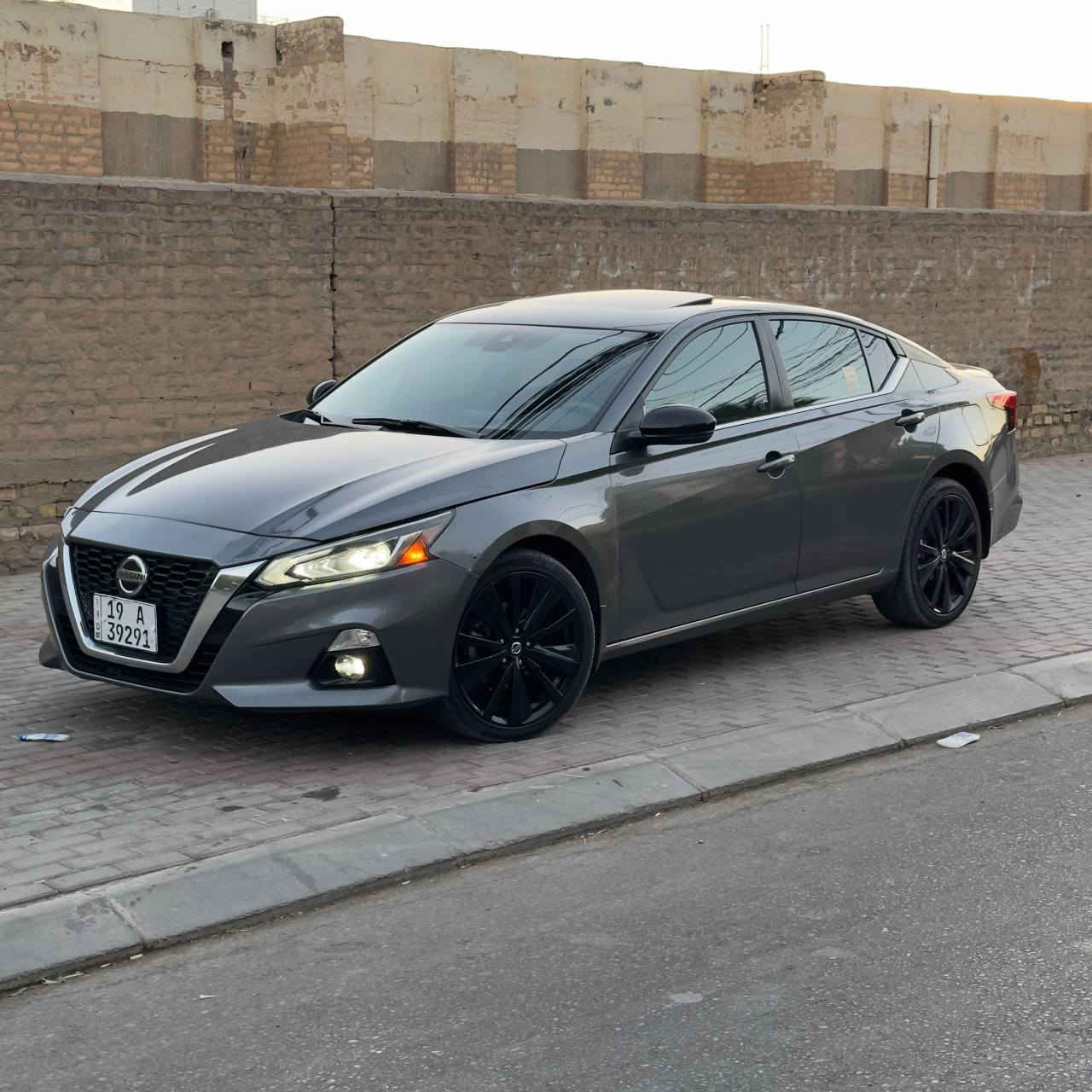 السلام عليكم
نيسان التيما SR بلاك MIDNIGHT اعله فأة التيما  فول 1/1 مديل 22
محرك 2500 ماشيه 45 الف كيلو
الون سمنتي مميز
المواصفات :
فتحة سقف
بصمة تشغيل +بصمة ابواب
تشغيل عن بعد 
كشنات جلد +كهرباء
شاشة اعطال
شاشه كبيره تدعم ابل كاربلي
كامره خلفيه
حساسات خلفيه
رادارات
اشاير بالمري
لايتات زنون Led
بك لايت Led
اوتو ستوب
قياده ذاتيه
توقف ذاتي
هاند بريك بصمه
ستيرن حرف Dرياضي
ويل كروم مميز 
فول تحكم ستيرن
سماعات وصوت فول تجسيم بلادي
نظام مانع انزلاق
تبريد ثلج +مناخي
منافذ تايب سي
دبل لكزوز
كروز سرعه
وبعد بيها مواصفات
الرقم :كربلاء انكليزي
السعر :158 
الحادث :3قطع وحده صبغ و2تبديل اصليات نفس الون  
العنوان: كربلاء (حي الحسين) 
الأستفسار الاتصال 
*********** كربلاء, العراق
