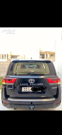 لاندكروز 2025 للبيع  لون  اسود ساز اصليه   رقم بغداد  مغلفه PPF كامل  ...