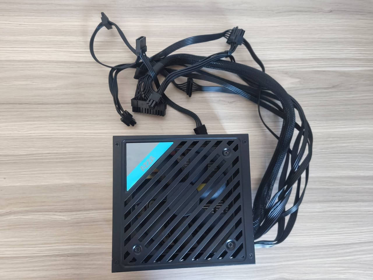 السلام عليكم 
بورسبلاي مستخدم نظيف جداً بالكارتونه للبيع
AZZA 550w 80+ BRONZE 
السعر 50 الف (سعر ثابت)
مكاني بغداد ومتوفر توصيل


**إذا كنت صاحب هذا الإعلان وتريد حذفه لأي سبب، رجاءا أرسل رسالة إلى الدعم الفني**