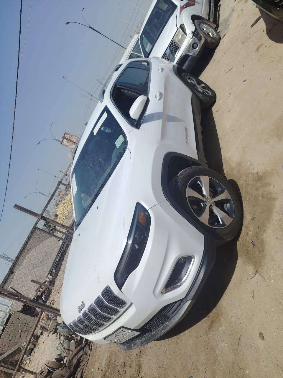 جيب شيروكي 2019وارد امريكي تيربو  جاهزه 
تحويل مباشر رقم ذي قار 
بيها ضربه خفيفه بمقدمة المدكر الايسر والبدنيه الاماميه 
السعر 
150 وبي مجال
***********
