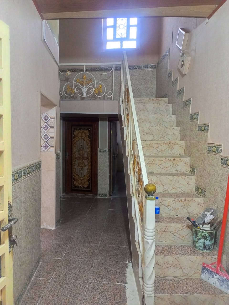 🏠✨ للإيجار – بيت  100م ✨🏠

📍 المواصفات:
🛋️ استقبال مرتب
🏢 صالة عدد1
🛏️ غرف عدد 2
🚿 مجموعة صحيات متكاملة
🍽️ مطبخ جاهز
🌤️ 
💼 

الموقع:  الاسكان قرب مدارس المناهل الاهلية

📞 للاستفسار: ***********
