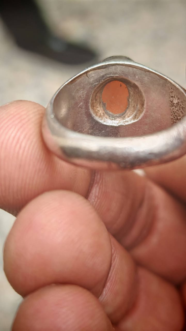 يماني طبيعي ١٠٠٪ وعليها خط ابددداع وصياغا قديمه وثكيله
بغداد مدينة الصدر ***********
