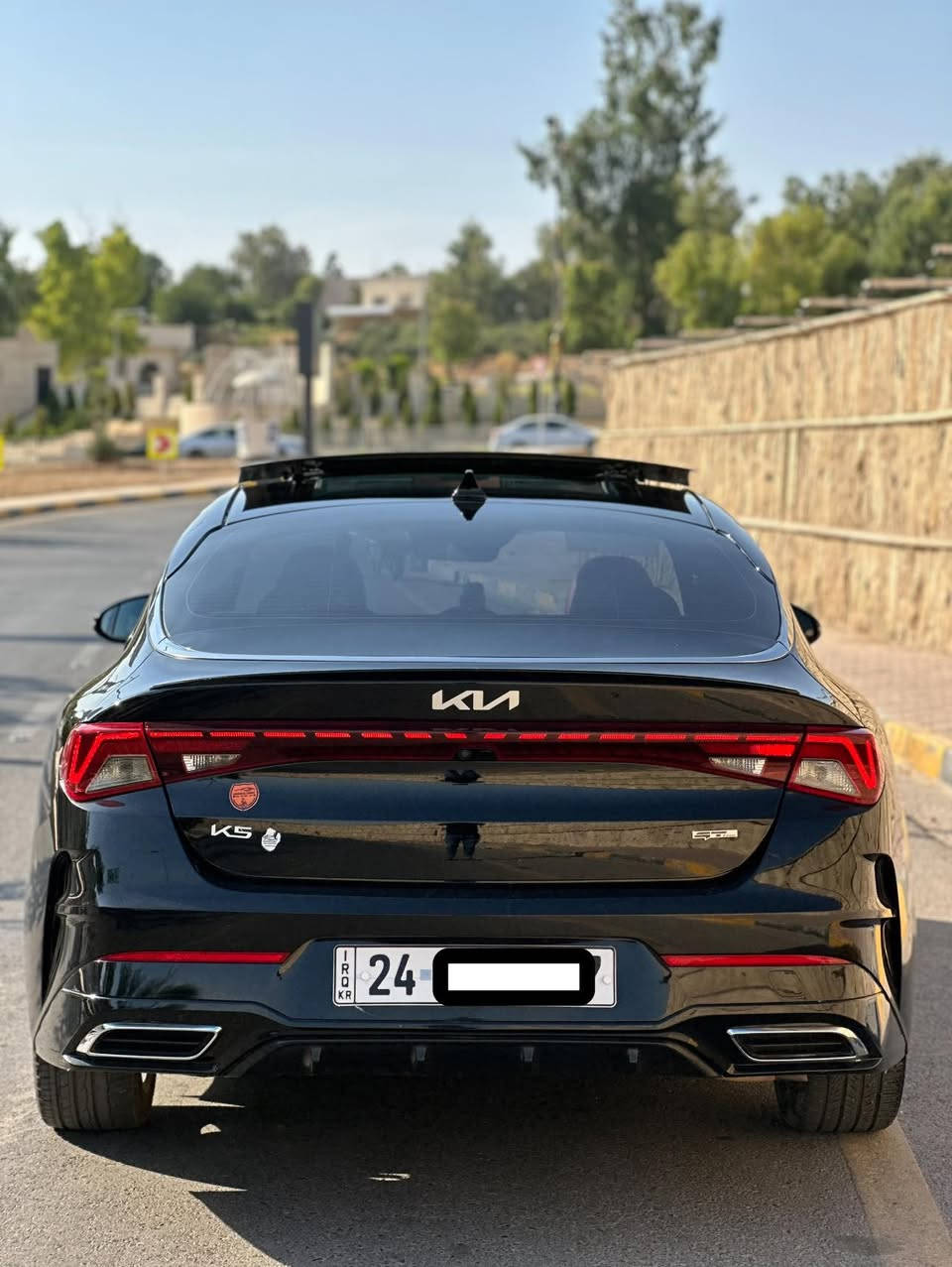 السلام عليكم
كي فايف جيتي لاين
وارد أمريكي
موديل ٢٣
مرقم دهوك 
شرط التحويل 
سنويه جديد 
هزه جديد
ماشيه ٨٠ الف ميل 
.
الضرر 
ابيعها صفحه صبغ جهة السايق 
بجم امامي كبس بجم خلفي كبس 
 بدون شواصي  شرط الفحص
. 
المواصفات 
بانوراما 
داخل احمر 
شاشه كبيره 
اشاير بل مري
رادار جانبي 
لايتات لد
هاند بريك بصمه
ثلاثه أنظمة قياده 
تحديد مسار 
كروز سرعه 
وبقيه المواصفات المعروفه 
 .
العنوان الموصل حي نركال 
لمعرفه السعر الاتصال على الرقم
***********
