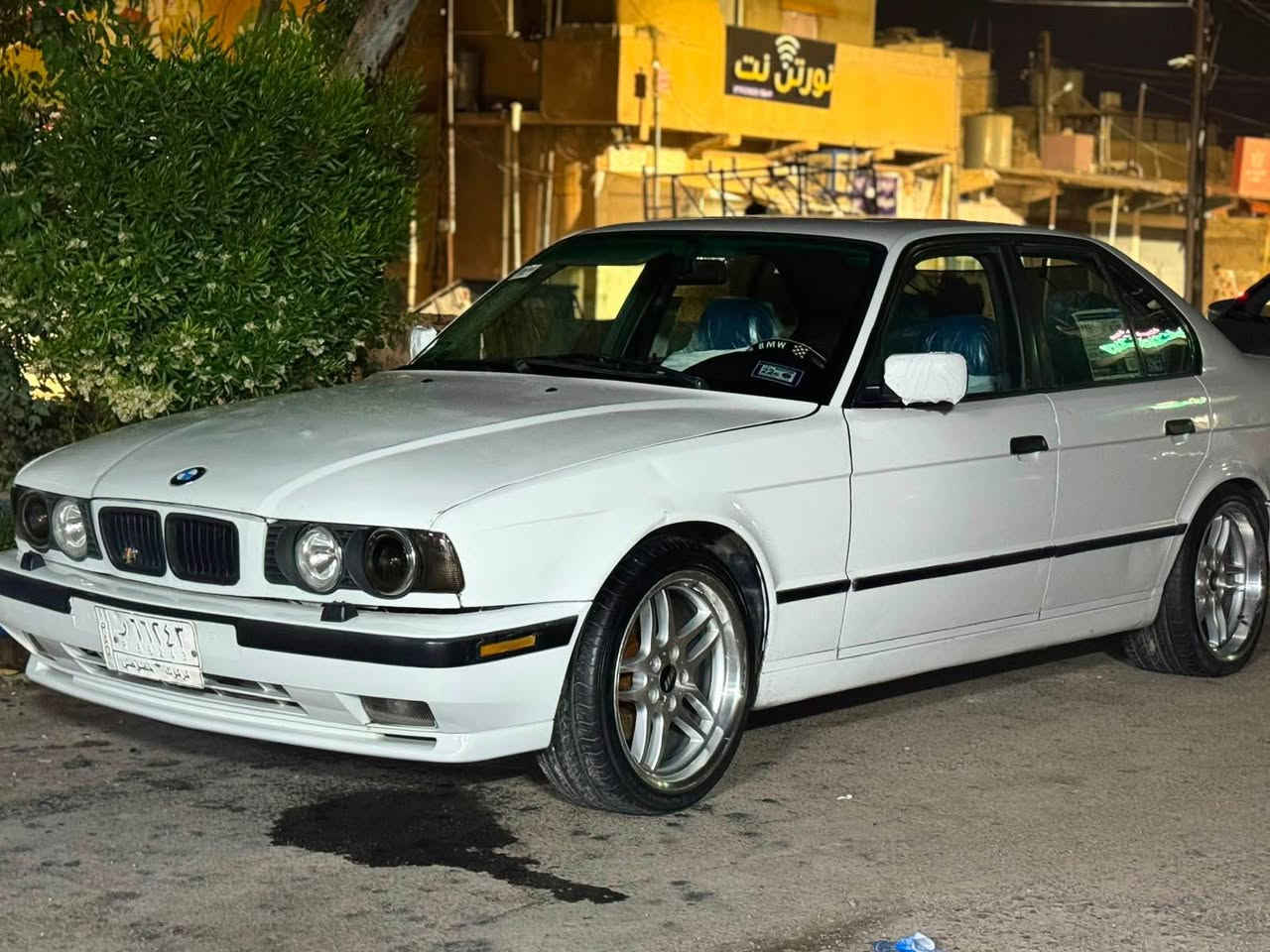 سلام عليكم للبيع او مراوسه بي ام موديل 1991 محرك525بلادي كيراوتماتيك تبريد شغال منضمة كامله جديد جام كهربأي سياره جاهزة صدر باتري كلها جديد خير من الله بدون مصرف سعر 47 (***********) كركوك, العراق
