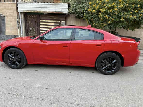 جارجر بلاك توب SXT سوبر تراك موديل 23 لاصدار الاخير فول موصفات و لون مميز احمر طماطه 
بدون اي صبغ 
ضرر مالته حافه بنيد فقط و مبدل ابلادي نفس لون مطابق و باقي سياره مكفول 
سياره موجوده ب بغداد حي لاعلام كامله مكمله من كلشي باقي بس ع رقم 
ماشيه 22 الف شرط تراي مال زيرو 
موصفات 
بصمه و تشغيل عن بعد 
سلايد روف 
حساس خلفي 
شاشه كبيره 
كشن كهرباء 
فور ويل 
كامره ع بغ 
تحكم ستيرن 
محرك 3.600 سته سلندر 
رقمي ***********
