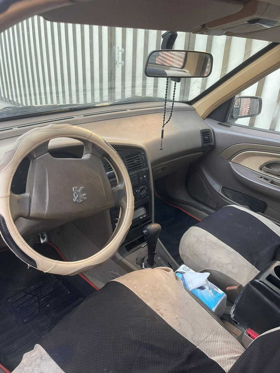 للبيع موديل2016 محورة مكينة وكير تيوتا بيها ضربة بجاملغ الخلفي خفيفة مصفرة هيئه وغرامات كهربائيات كلها شغالة مابيها اي نقص مكفولة مكاني بغداد الجديدة السعر 46 ***********
