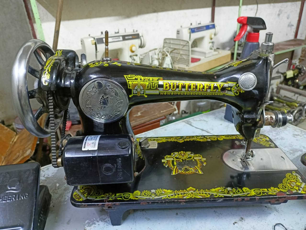 عنوان موصل الايسر حي الانتصار قرب كرم مول 
مكينه فراشه اصليه باب اول مال ثمانينات اسواق مركزية شرط صوت ناعم كلش خياطه درجه اوله 
يوجد خدمة توصيل للجميع محافظات
***********🦋 🦋***********
