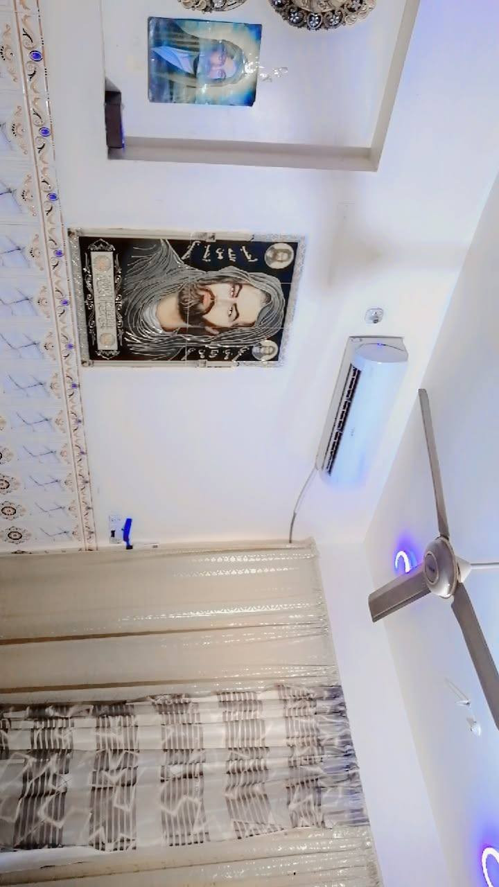 السلام عليكم✋🏼🌹 
بيت للبيع طابو 100 متر
في نهروان قرب من جامع قمر بني هاشم
السعر والاستفسار  على هذا الرقم ***********
