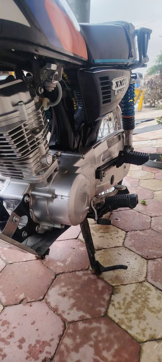 السلام عليكم
من رخصة الأدمن 
دراجة شلامجه بدون اوراق 
مكفولة من العشاير والسرقة والحادث
تعمير كله جديد 
الشاصي شلامجه الكصبه الرفيعه لا ملحوم ولا بي چوي
المكينه مامفتوحه 
السعر 800 
التواصل على الرقم *********** 
او على الخاص 
مامتواجد بالتعليقات
