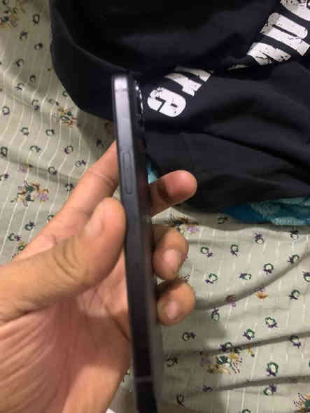 آيفون 15 للبيع الذاكرة 128 والبطارية 91‎%‎  السعر 700الف دينار وبي مجال شوية والمكان كرادة خارج الي يرد يتواصل ع الواتساب 

0771 654 8730
