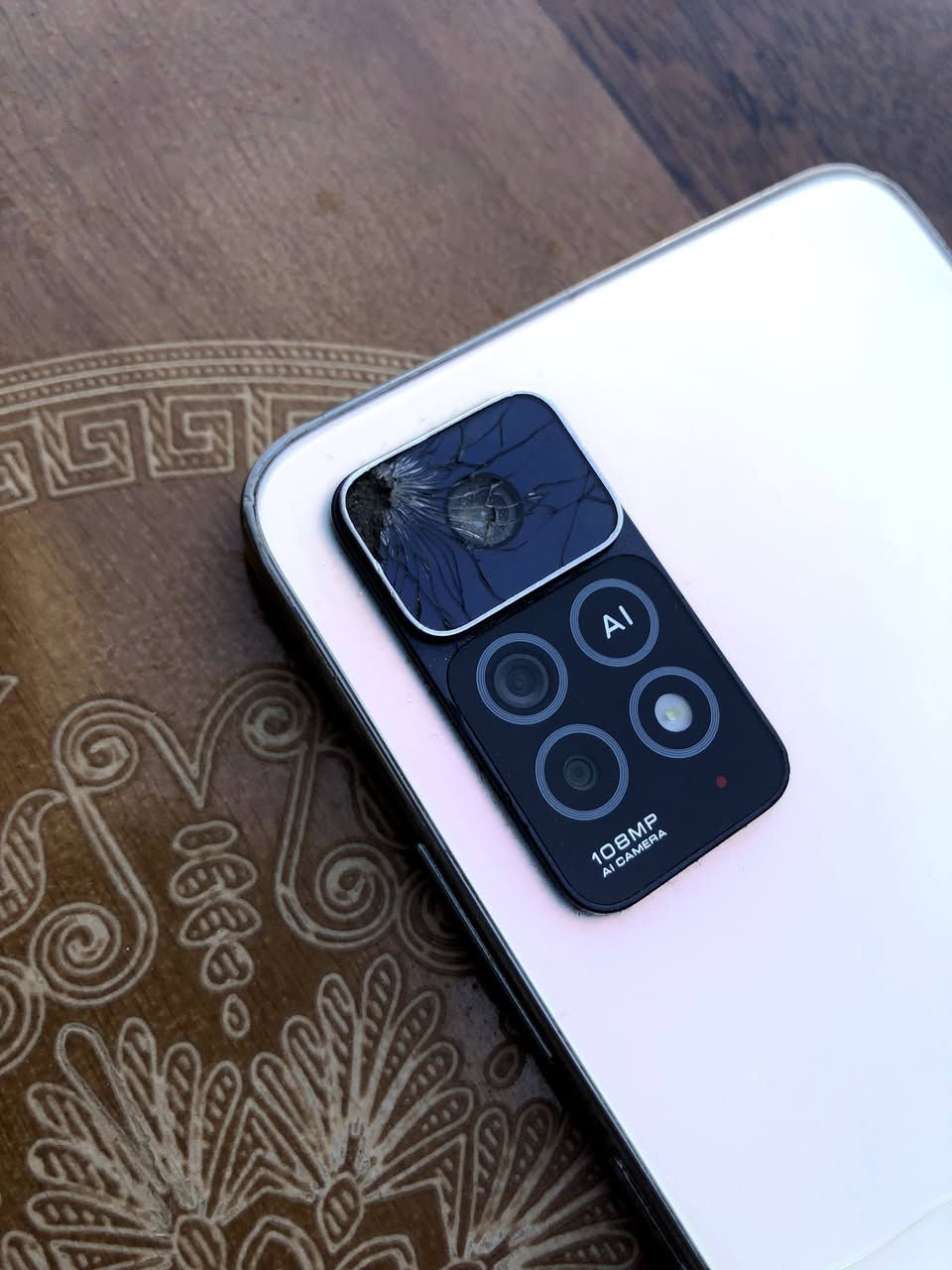 ردمي نوت 11 برو فايف جي
Redmi note 11 pro 5g
الجهاز لا مفتوح و داخل تصليح ابد 
ذاكرة 128 
رام 8 و ويا التزويد توصل حتة 11 كيكة
خطين عربي
بطارية عملاقة 5000 ملي
شاشة 120 هرتز نوعهة سوبر اموليد الاصلية
كامرة 108 ملكة بيكسل
الجهاز كلة شغال شحن و صوت و بصمة و كلشي 
فقط الظهر مكسور و عدسة وحدة مكسورة 
و الباقي كلة علفحص 
اريدة ب140 و بي مجال 
اشتريت ب270 جديد 
ويا كفر و الشاحنة ال67 واط الأصلية 
مكاني نجف 
***********
