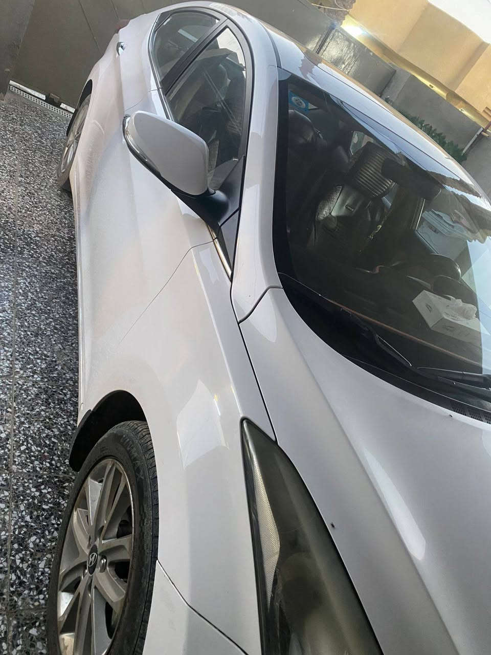 السلام عليكم الانتره موديل 2016خليجي فتحة مري شفط تحكمات استيرن تخم تاير باتري جديد لون ابيض  السياره خير من الله كير ومكينه كامله ماناقصه اي شي السياره بيه ٣قطع صبغ ابيعلك  السعر ١٢٠ وبيه مجال مكاني بغداد ابو غريب  سيارة باسمي سنوية ٢٠٣٢.      رائد  ***********
