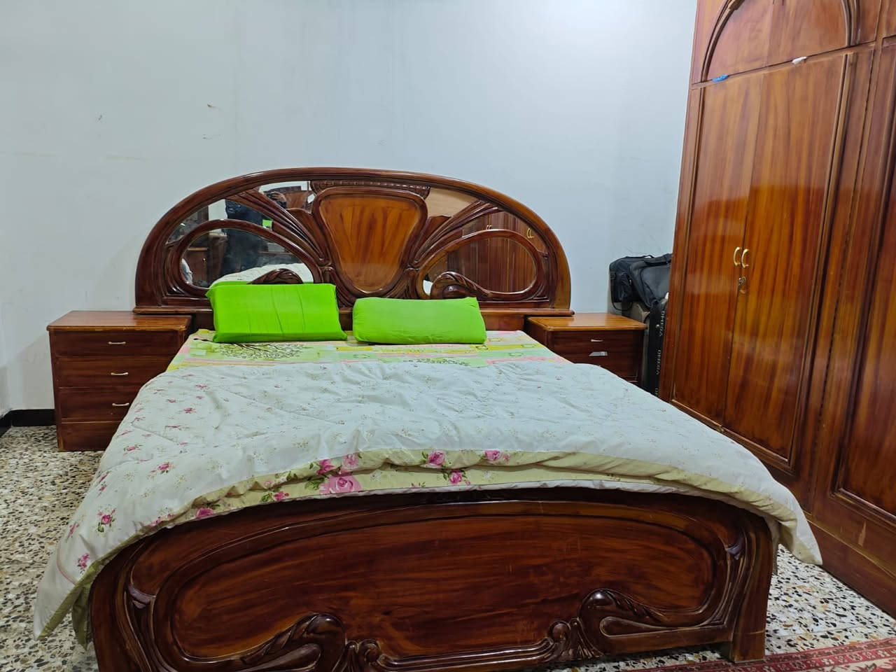 غرف صاج عراقي اصلي قديم
كنتور 6 ابواب 
ميز تواليت 
طابورية
زاوية 
وقطعه مثلثة 
مكاني بغداد الاسكان المنصور 
السعر 500 الف


**إذا كنت صاحب هذا الإعلان وتريد حذفه لأي سبب، رجاءا أرسل رسالة إلى الدعم الفني**