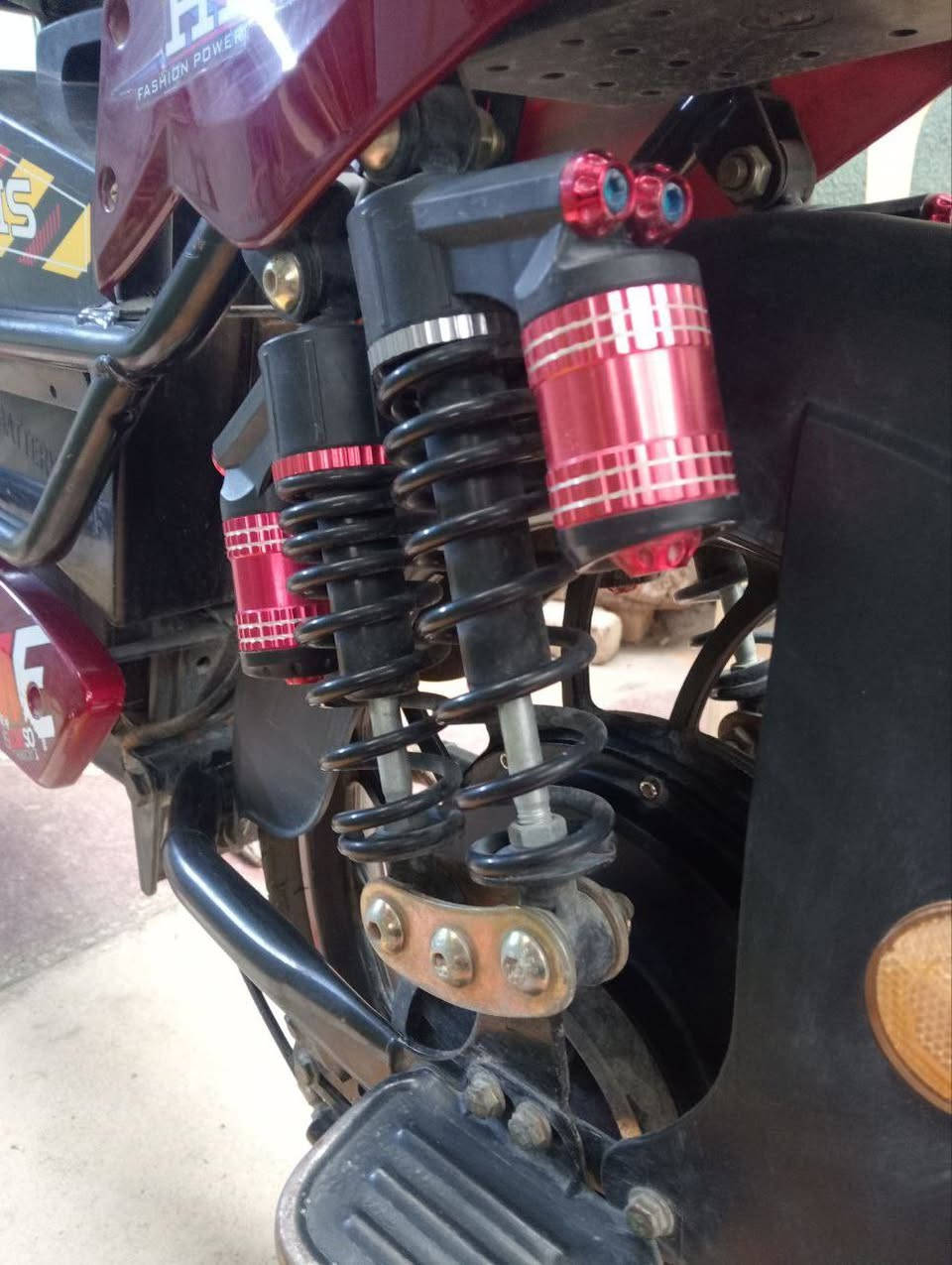 السلام عليكم 
دراجه  نضيفه نقص باتري ضعيف
كلشي شغال 
مكاني ناصريه مركز


**إذا كنت صاحب هذا الإعلان وتريد حذفه لأي سبب، رجاءا أرسل رسالة إلى الدعم الفني**